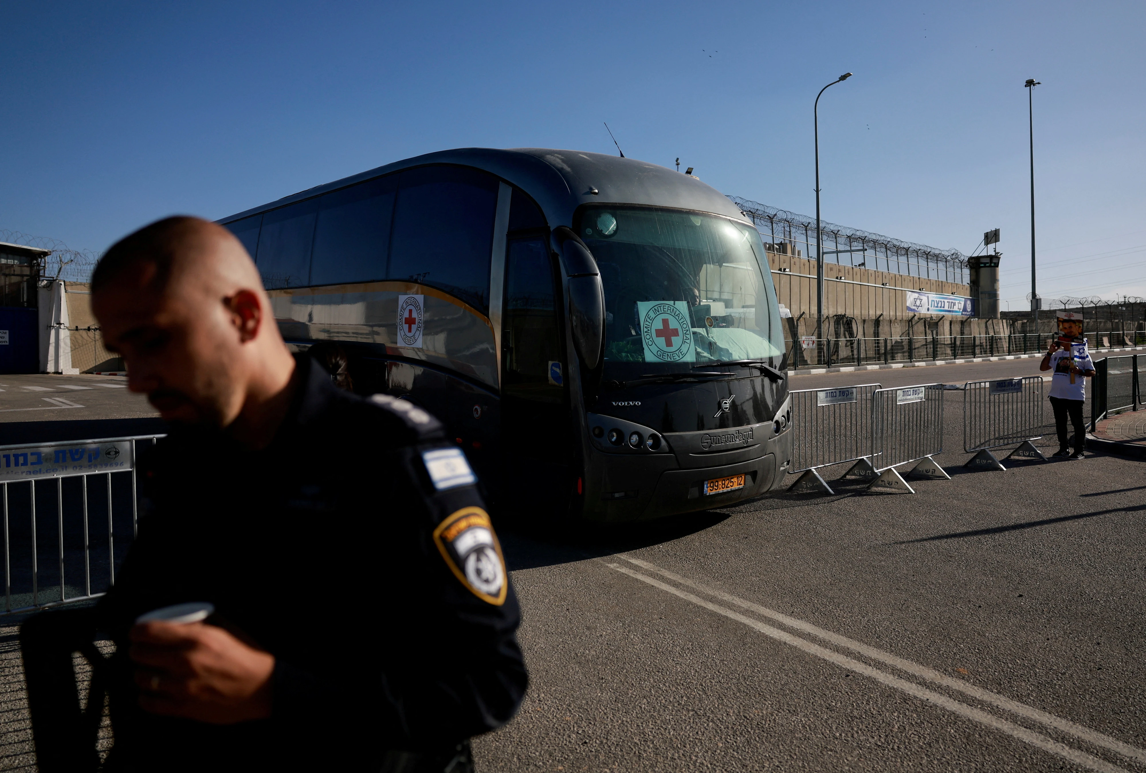 שבס מאשר: 39 מחבלים ומחבלות במסגרת העסקה משלוש בתי סוהר