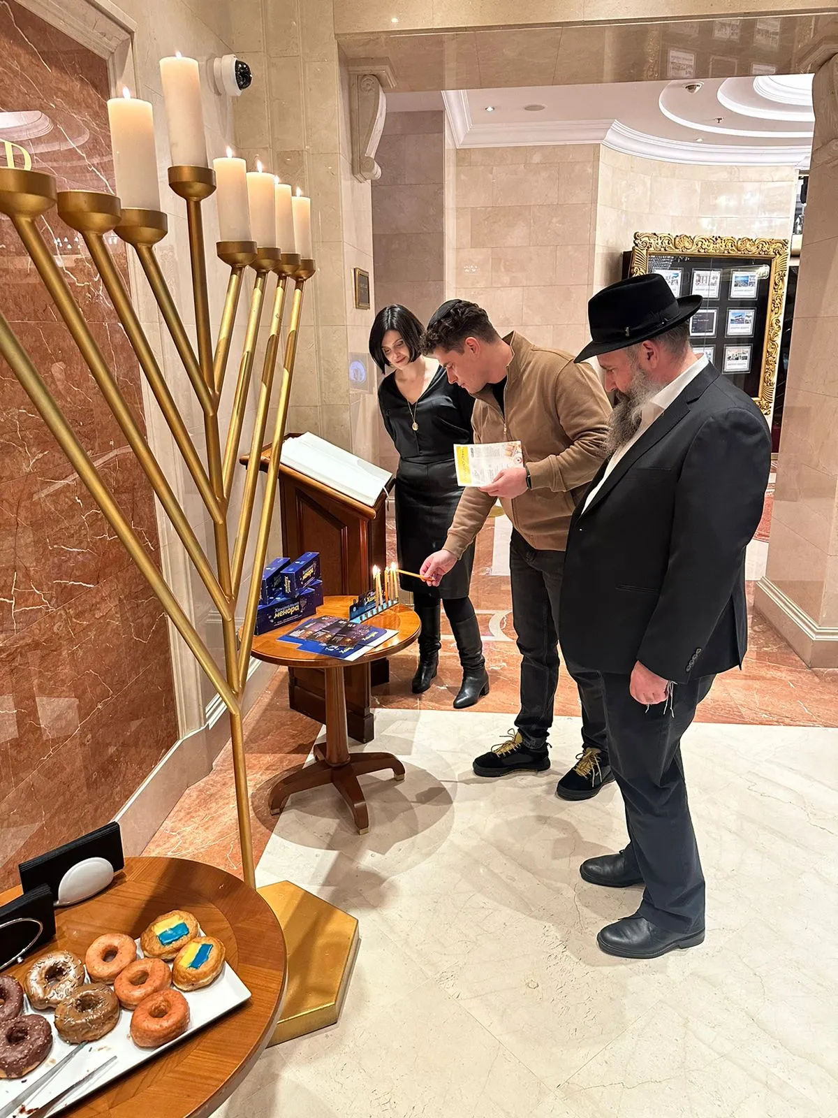 החנוכיה הגדולה באירופה הודלקה בלב קייב | חמל