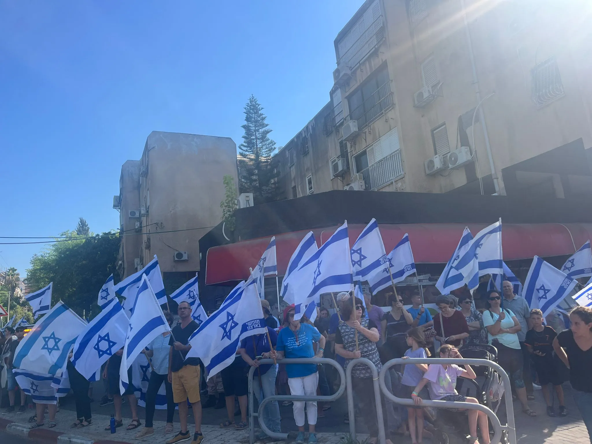 המונים מלווים את רסל טל להט זל בדרכו האחרונה | חמל